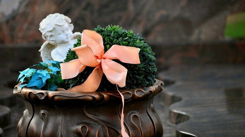 Cutting Back Costs With Funeral Home Services